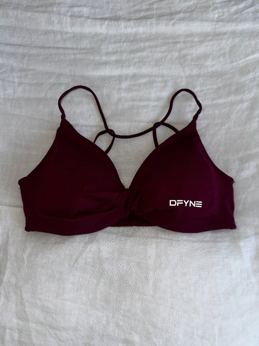 NWOT Dfyne Vision Twist Front Sports Bra - Winter Berry
